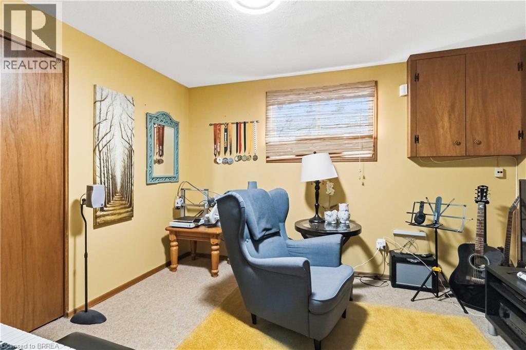 352 BRANTWOOD PARK Road - 25
