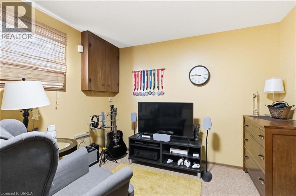 352 BRANTWOOD PARK Road - 26