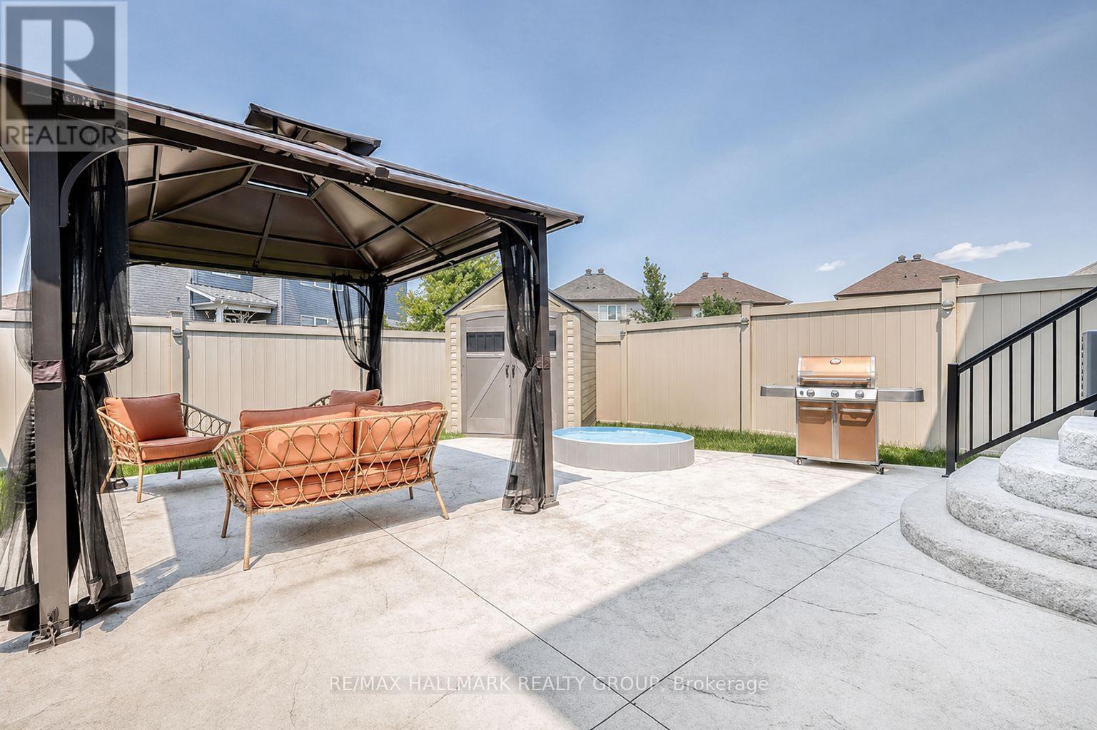 6335 RENAUD ROAD - 23