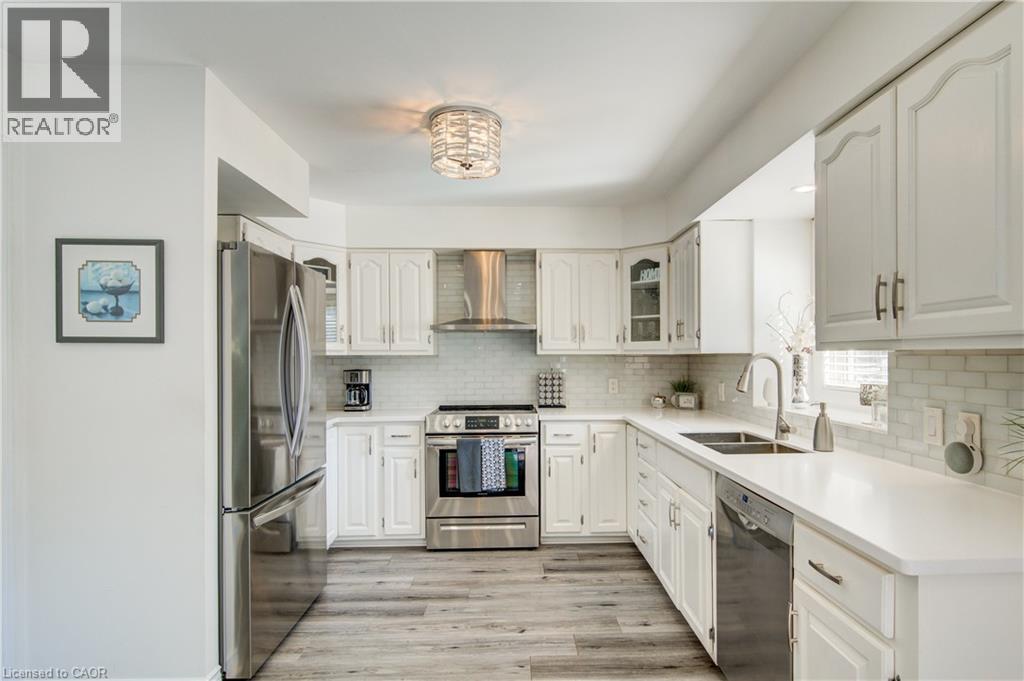3-bedroom home for sale at 102 ALLEN Street, Tillsonburg ON · photo 15 of 51