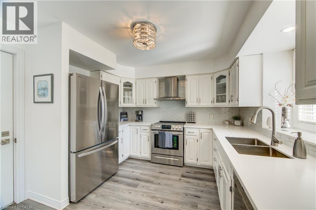 3-bedroom home for sale at 102 ALLEN Street, Tillsonburg ON · photo 16 of 51