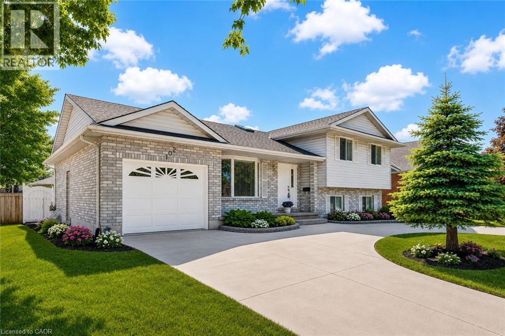 3-bedroom home for sale at 102 ALLEN Street, Tillsonburg ON · photo 2 of 51
