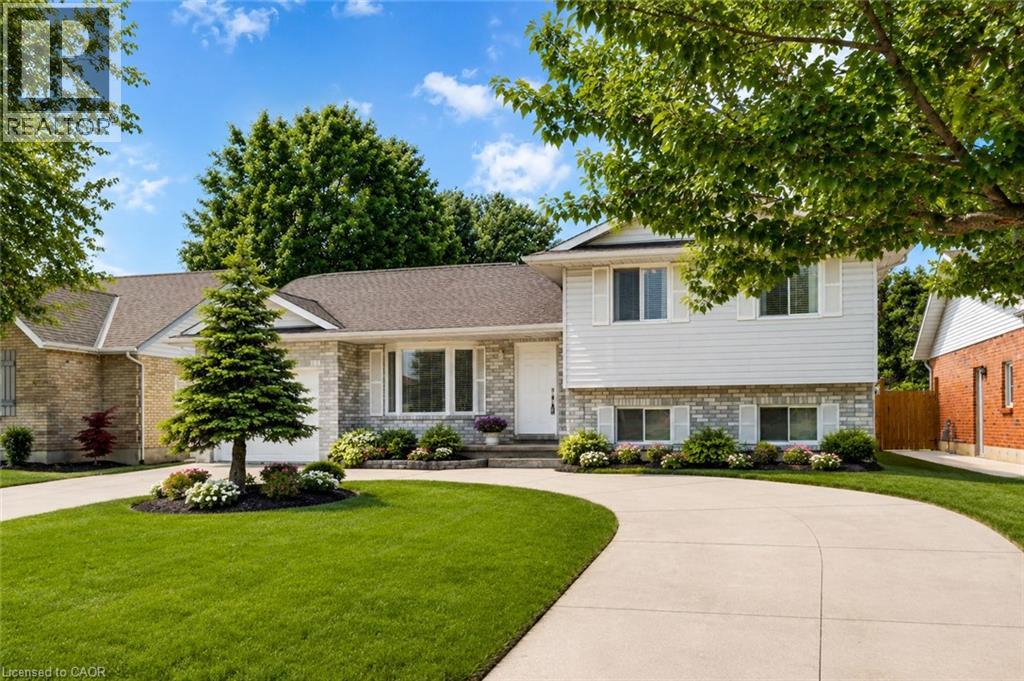 3-bedroom home for sale at 102 ALLEN Street, Tillsonburg ON · photo 3 of 51