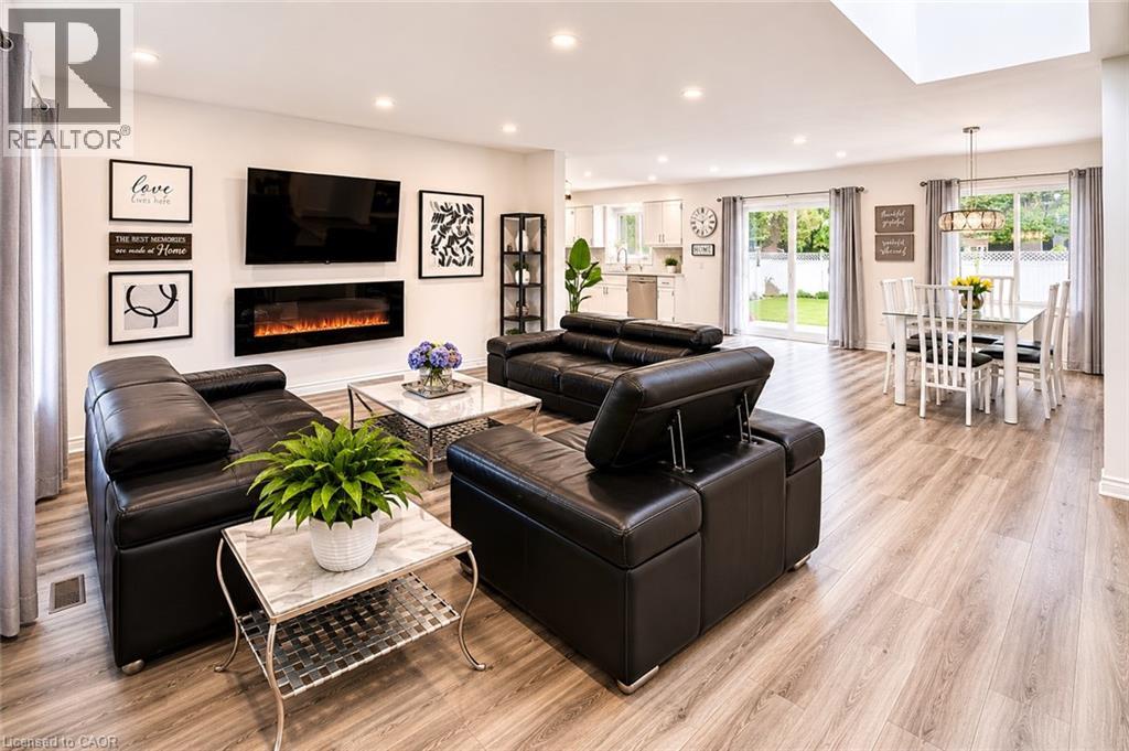 3-bedroom home for sale at 102 ALLEN Street, Tillsonburg ON · photo 8 of 51