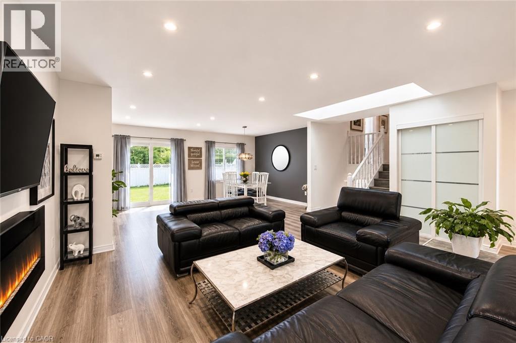 3-bedroom home for sale at 102 ALLEN Street, Tillsonburg ON · photo 9 of 51