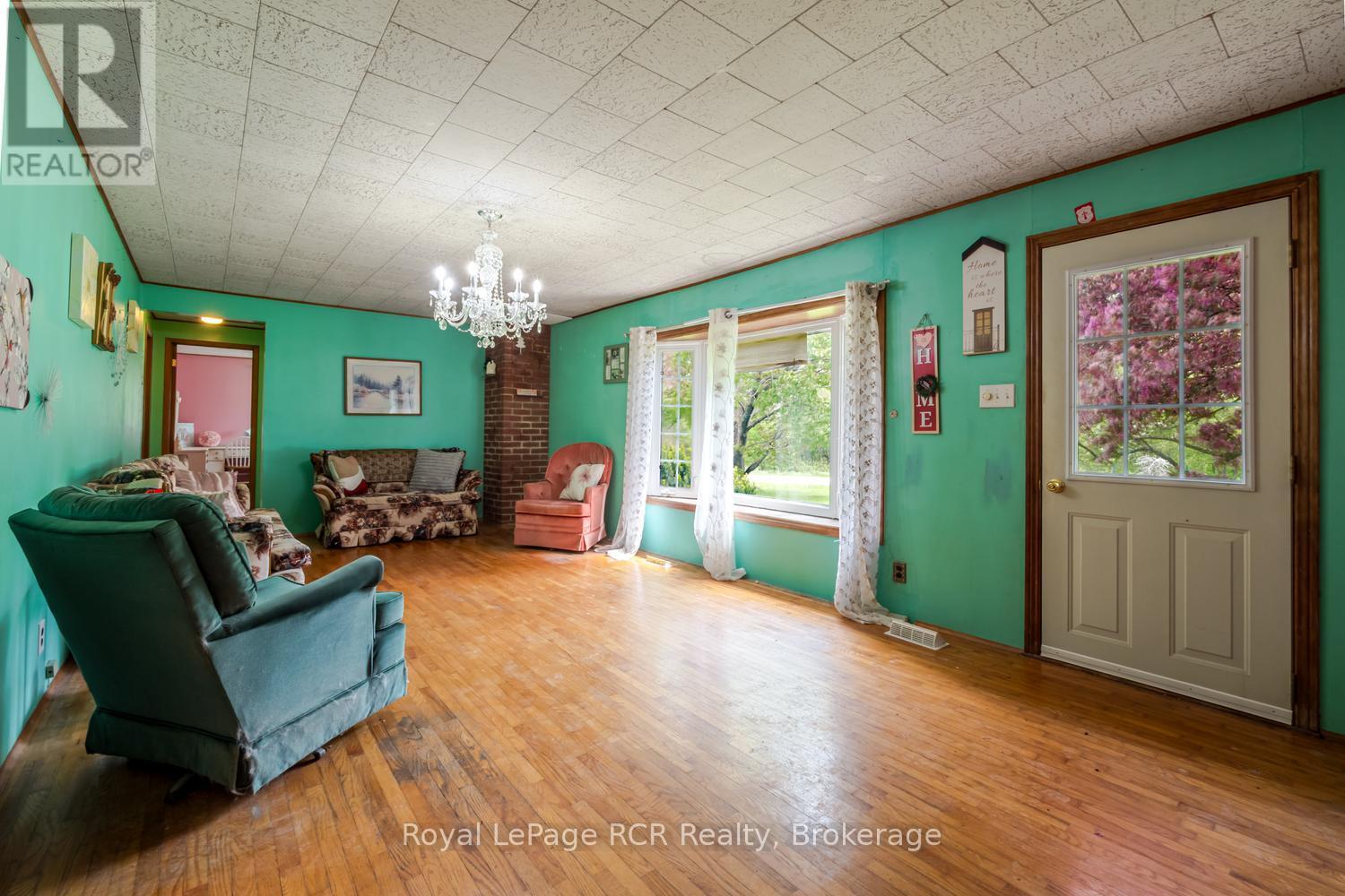 873 14TH STREET W - 11