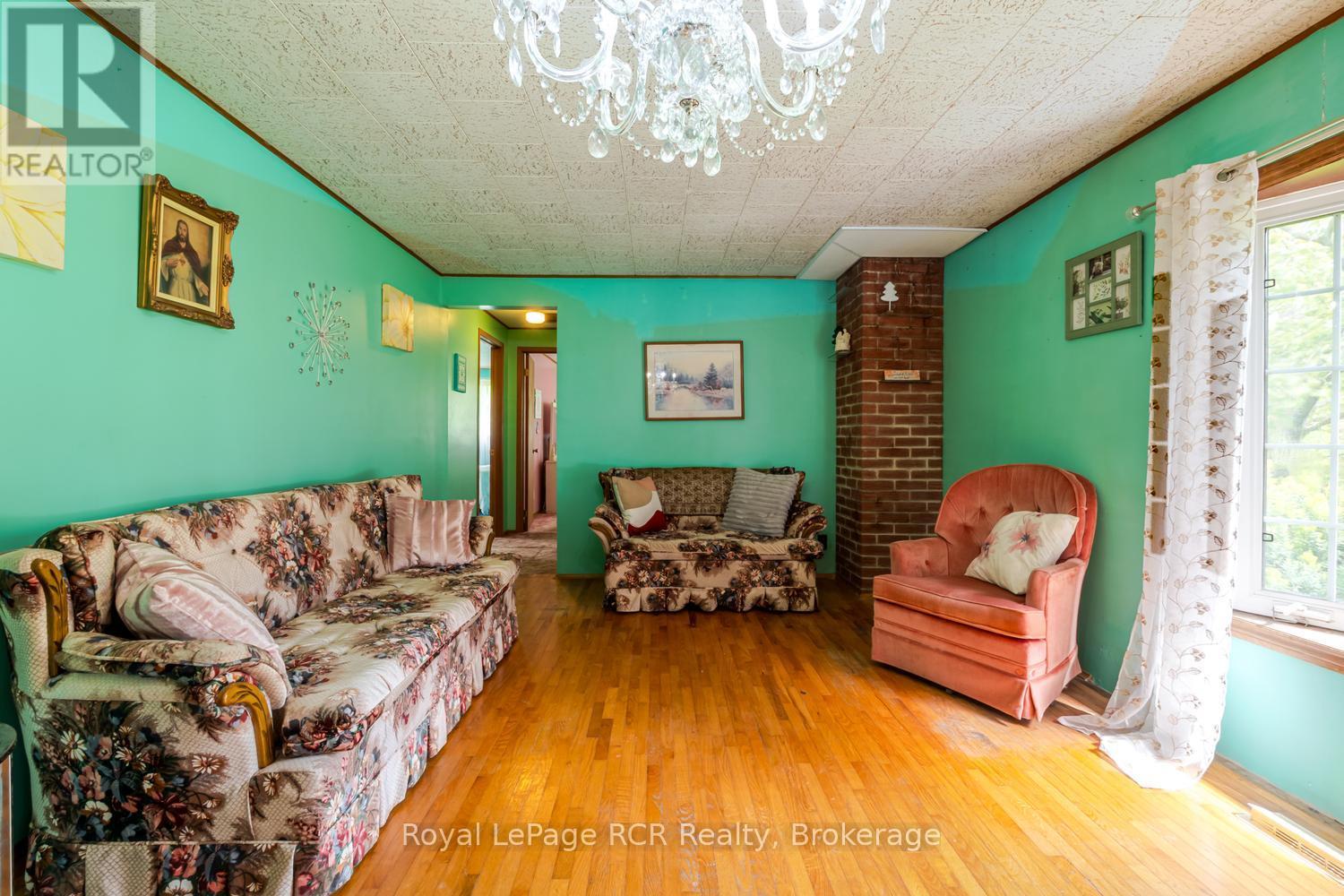 873 14TH STREET W - 12