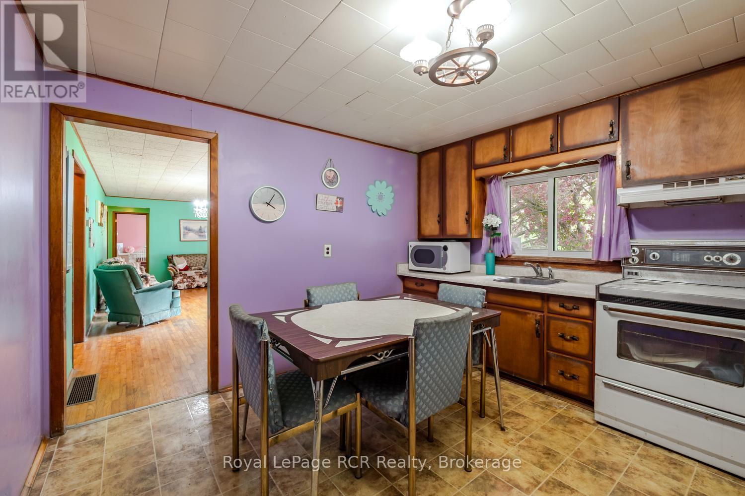 873 14TH STREET W - 14