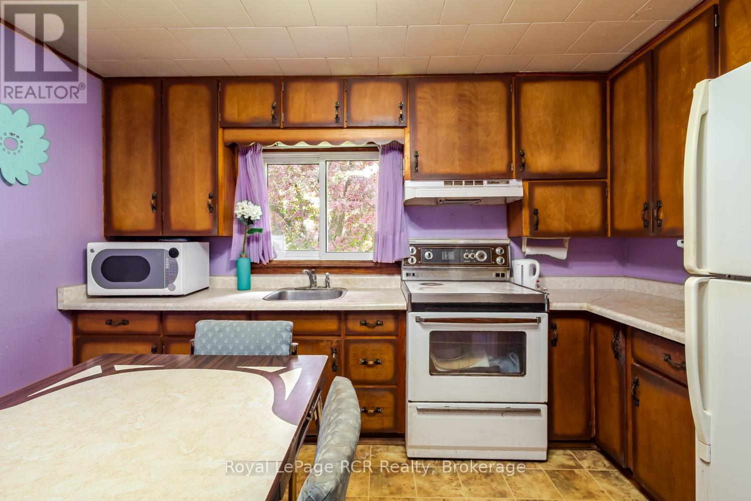 873 14TH STREET W - 16