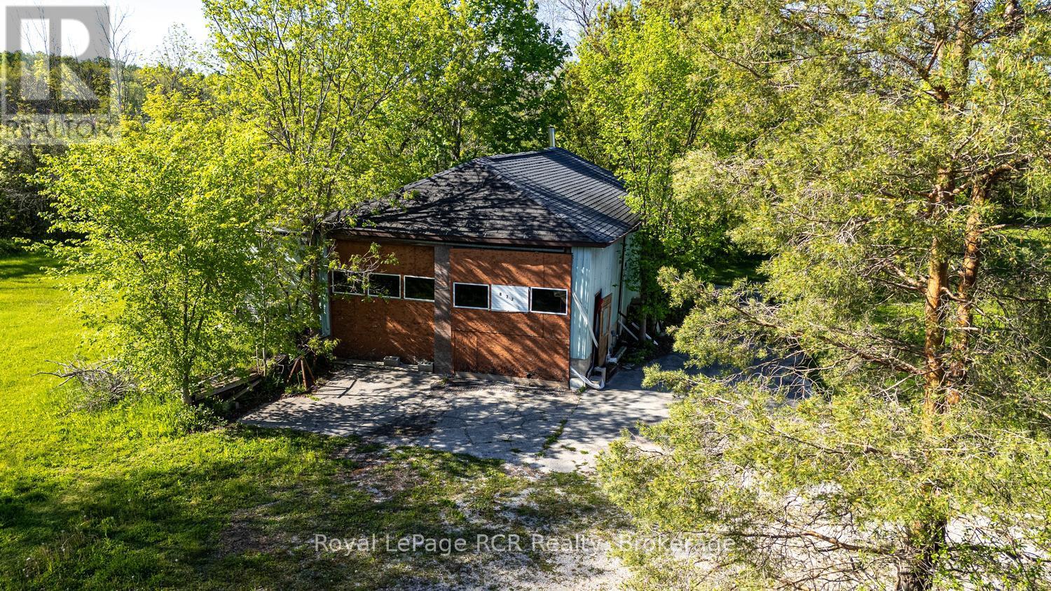 873 14TH STREET W - 42
