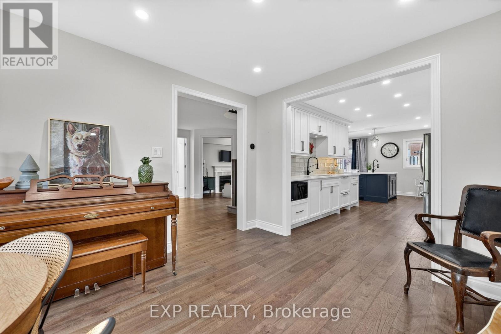 93 TAYLOR DRIVE - 12