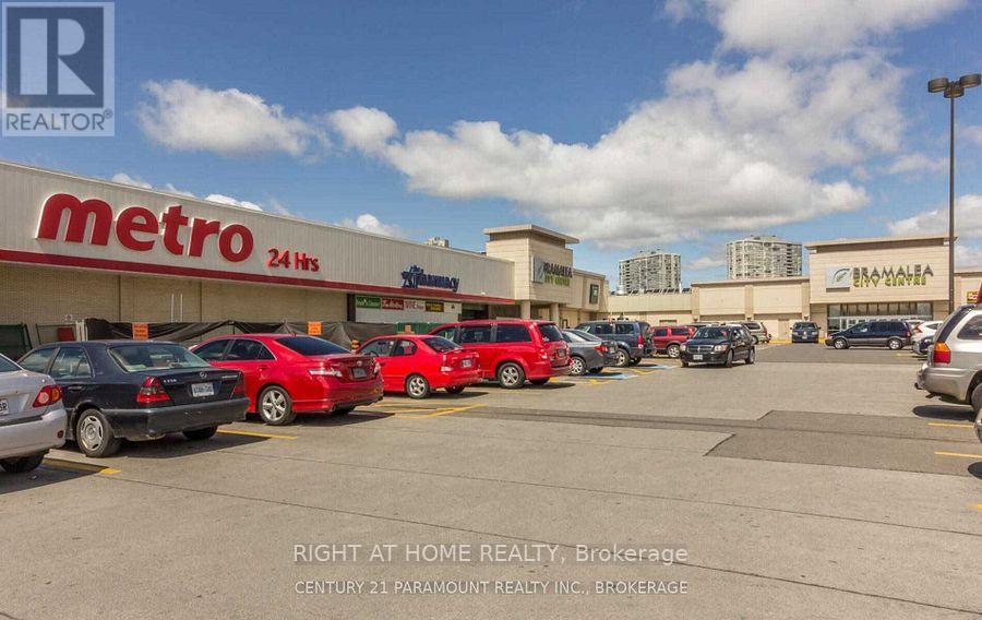 216 FLEETWOOD CRESCENT - 42