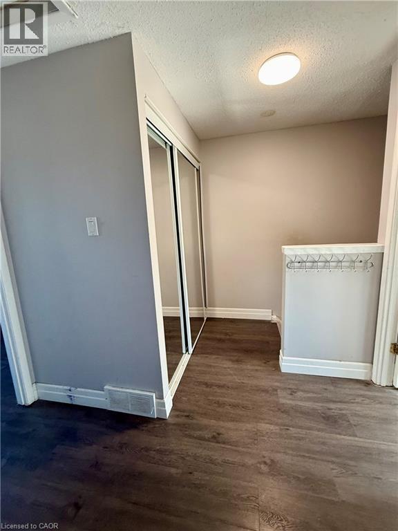 #30 25 UPPER CANADA Drive - 11