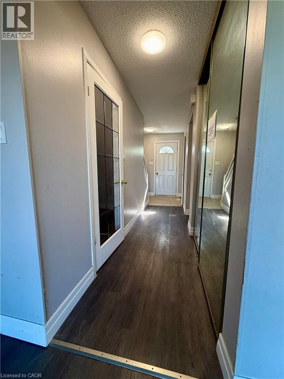 #30 25 UPPER CANADA Drive - 3