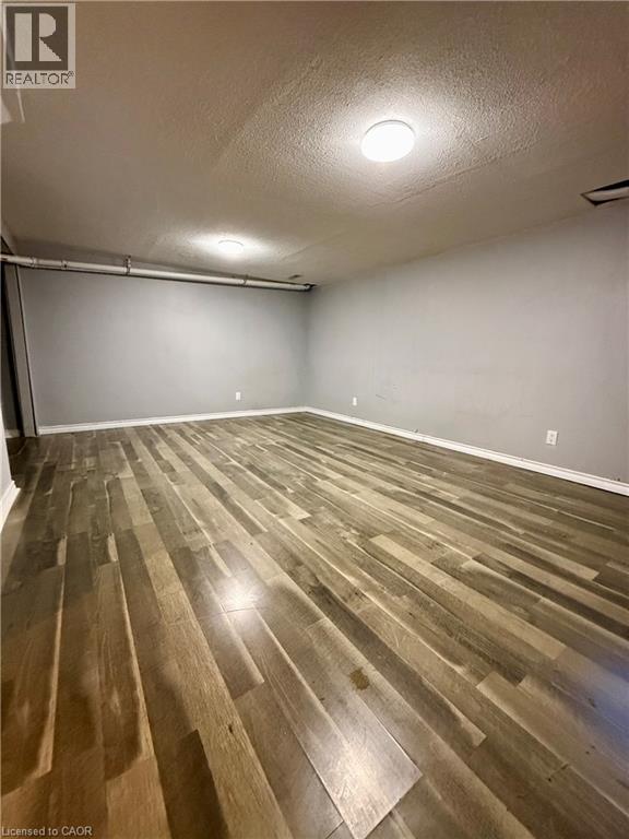 #30 25 UPPER CANADA Drive - 17