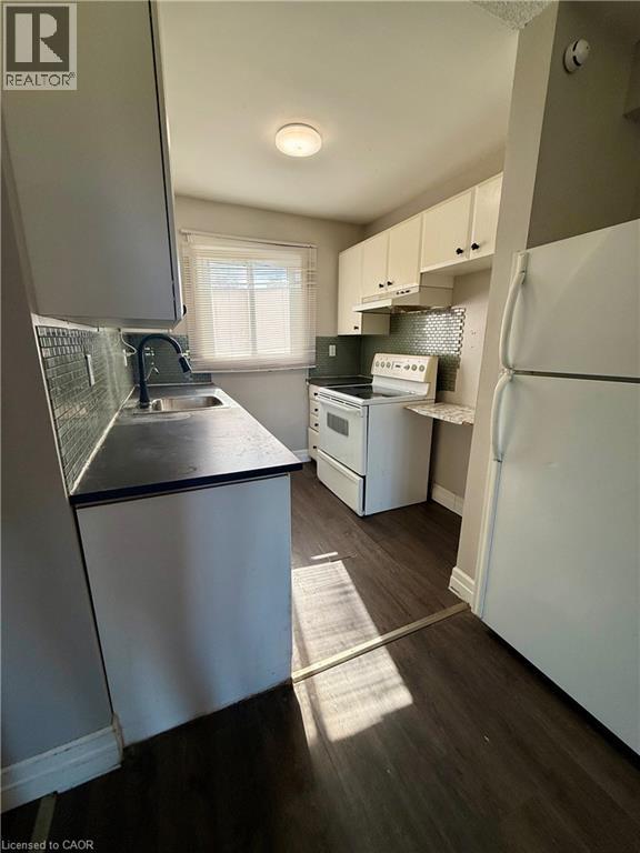 #30 25 UPPER CANADA Drive - 6
