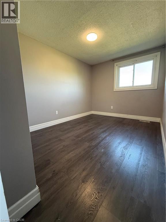 #30 25 UPPER CANADA Drive - 15