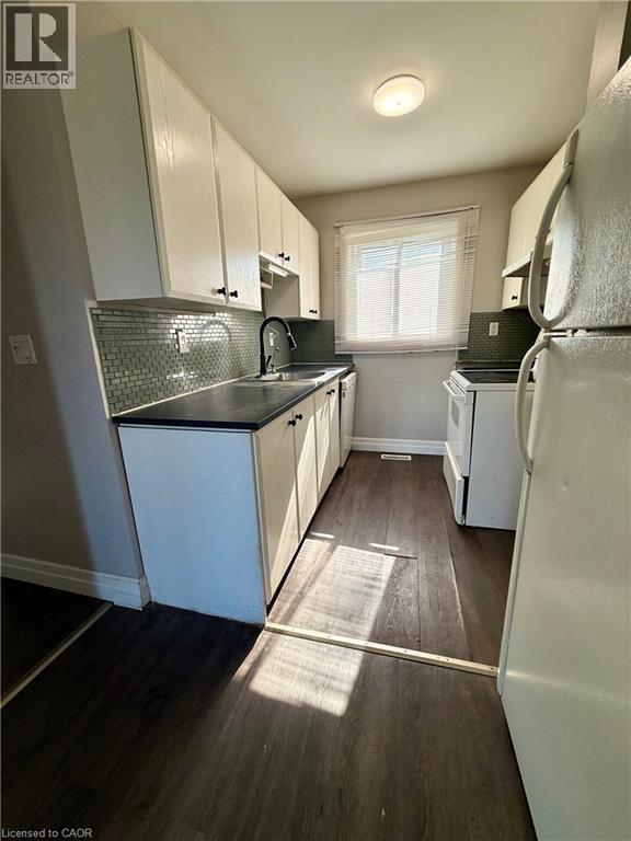 #30 25 UPPER CANADA Drive - 5