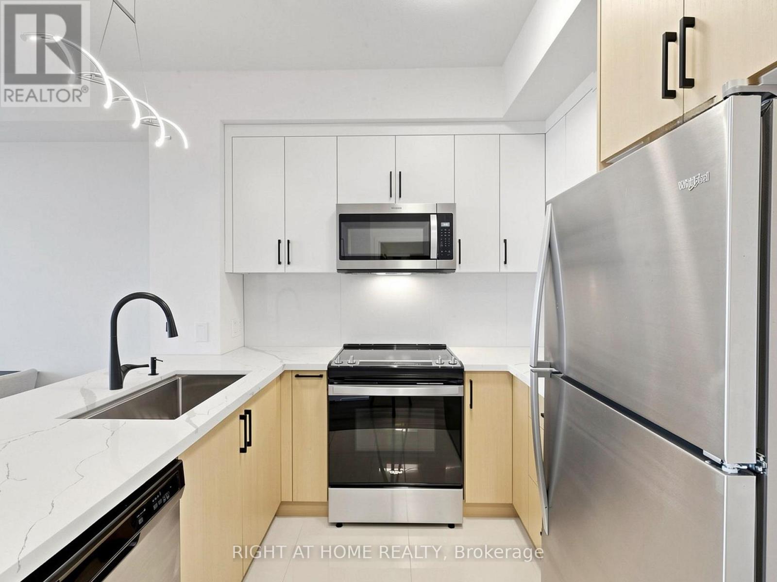 #1013 450 DUNDAS STREET E - 11