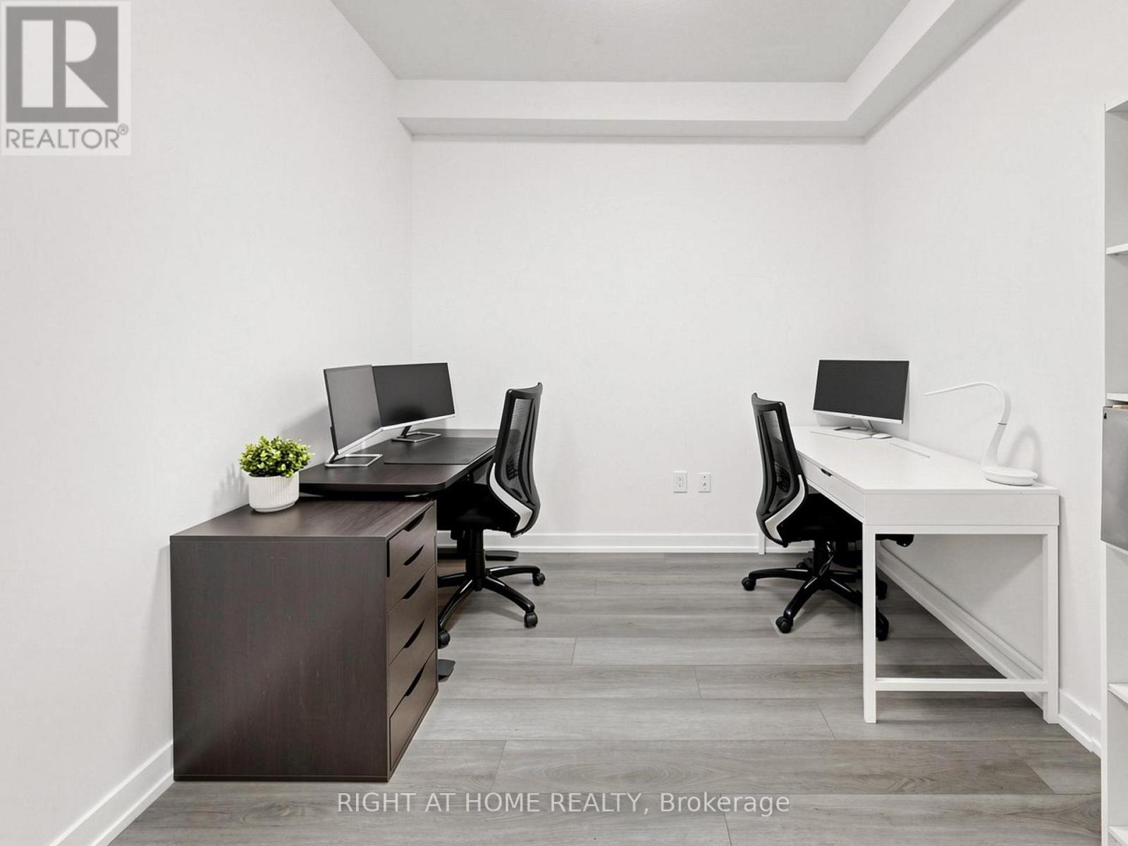 #1013 450 DUNDAS STREET E - 15