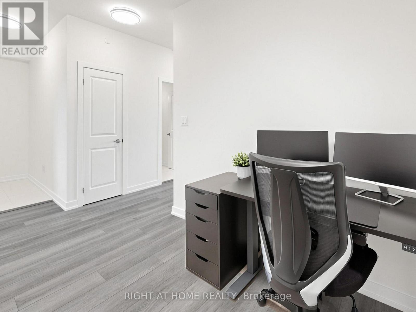 #1013 450 DUNDAS STREET E - 17