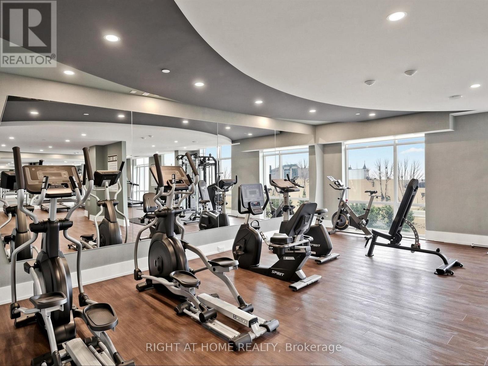 #1013 450 DUNDAS STREET E - 28