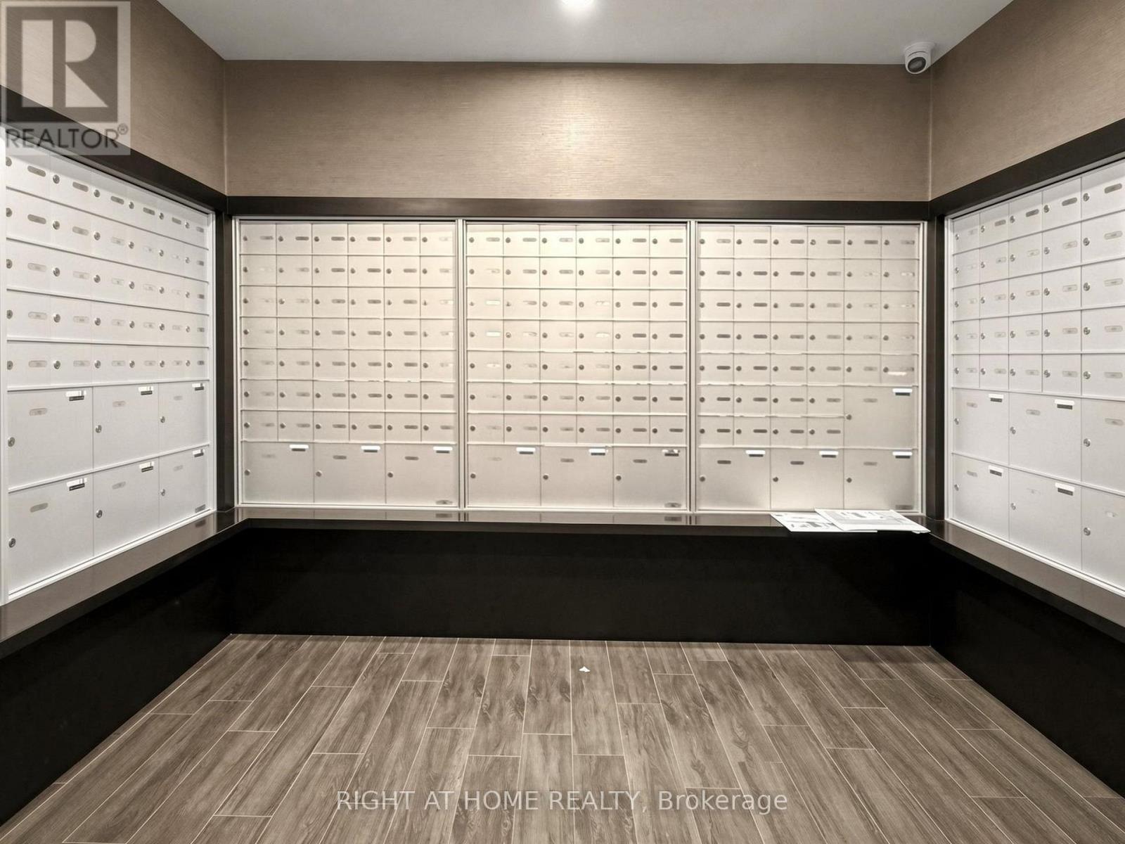 #1013 450 DUNDAS STREET E - 33
