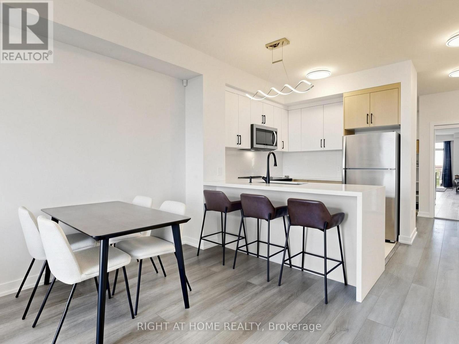 #1013 450 DUNDAS STREET E - 9