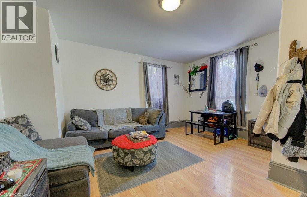 11 SIMCOE Street - 8