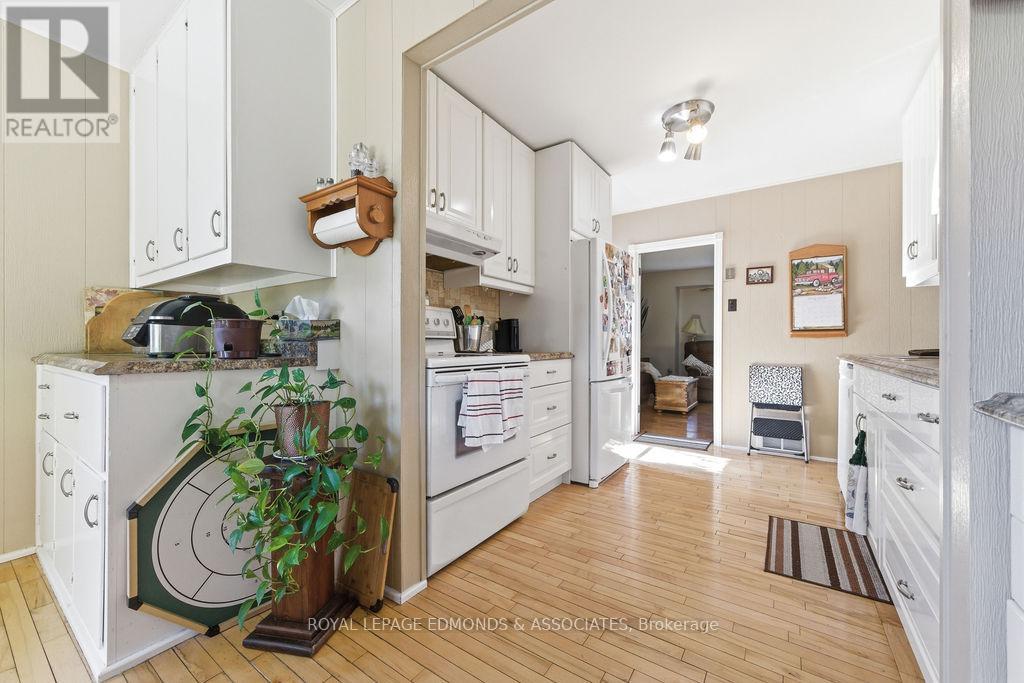 373 MORRIS STREET - 7
