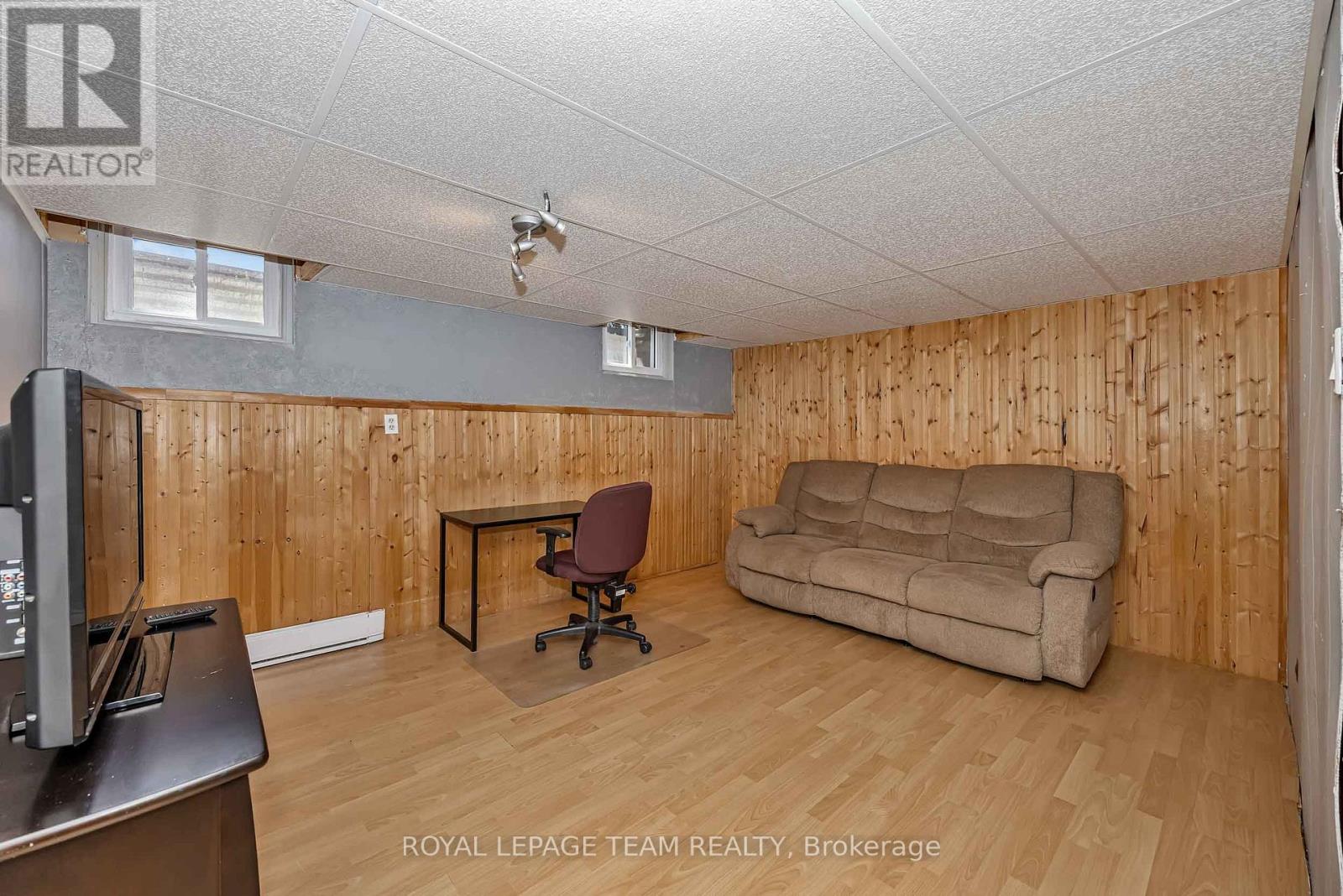 #26 3107 STOCKTON DRIVE - 18