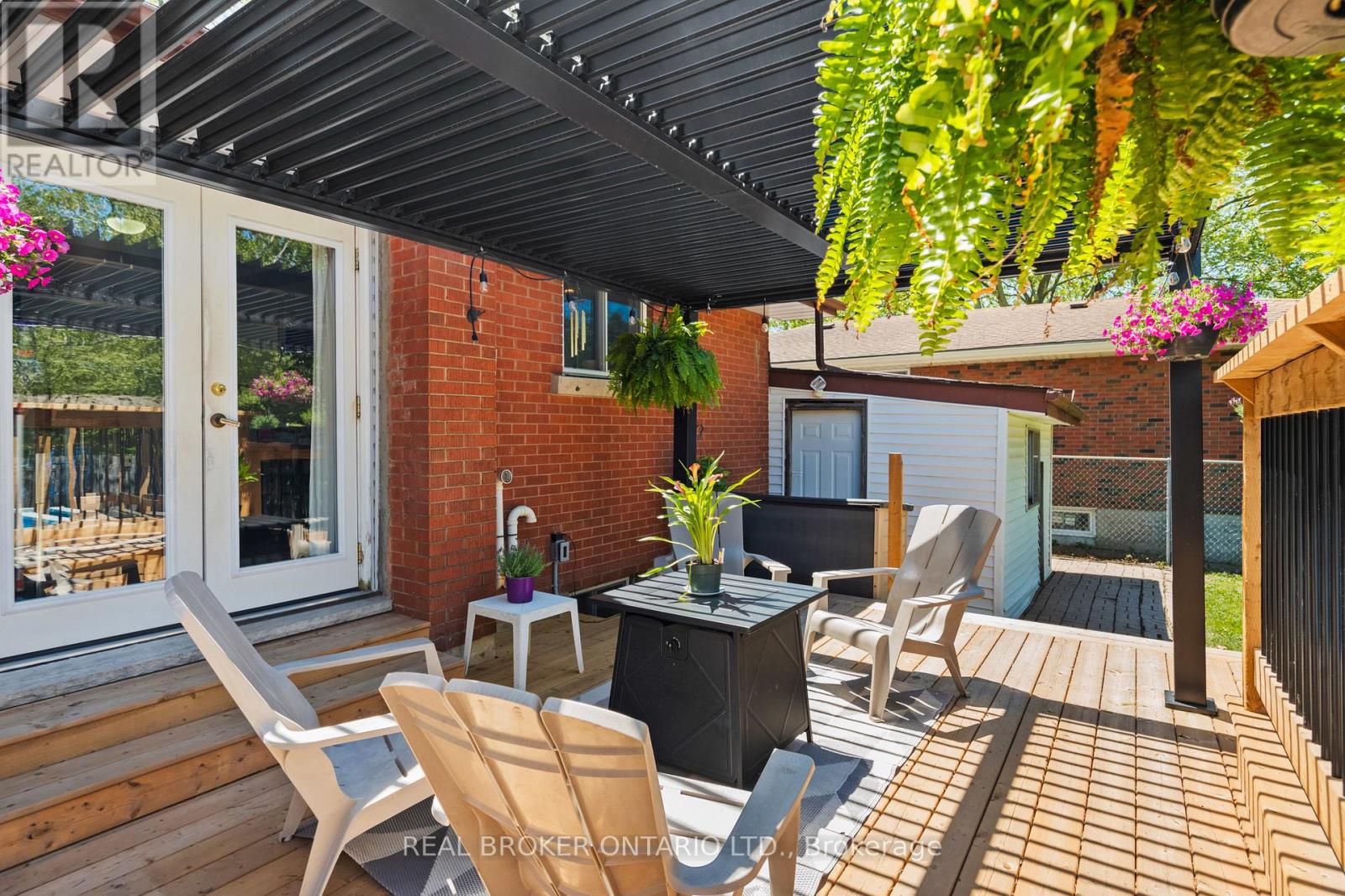 8 GOLDSMITH AVENUE - 23
