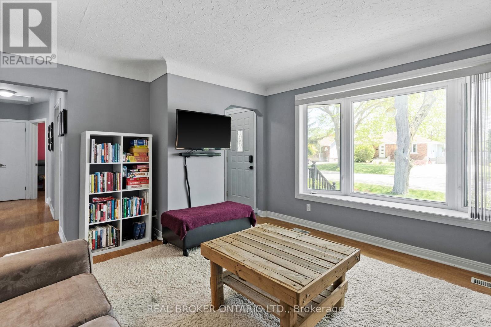 8 GOLDSMITH AVENUE - 5