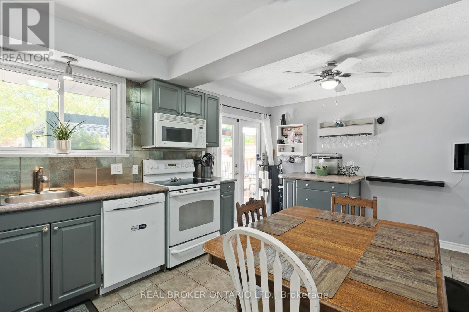 8 GOLDSMITH AVENUE - 8