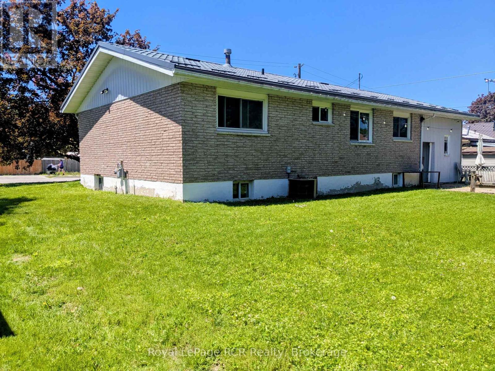 551 15TH AVENUE - 7