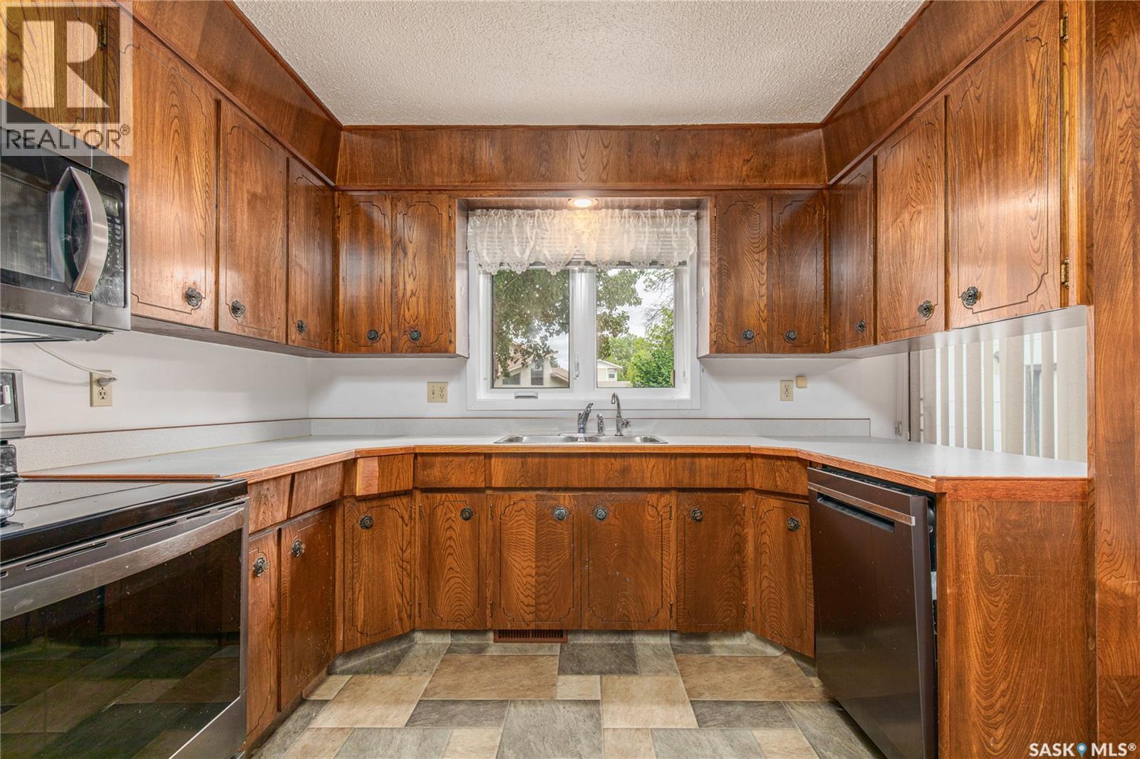 1229 Pascoe DRIVE W - 14