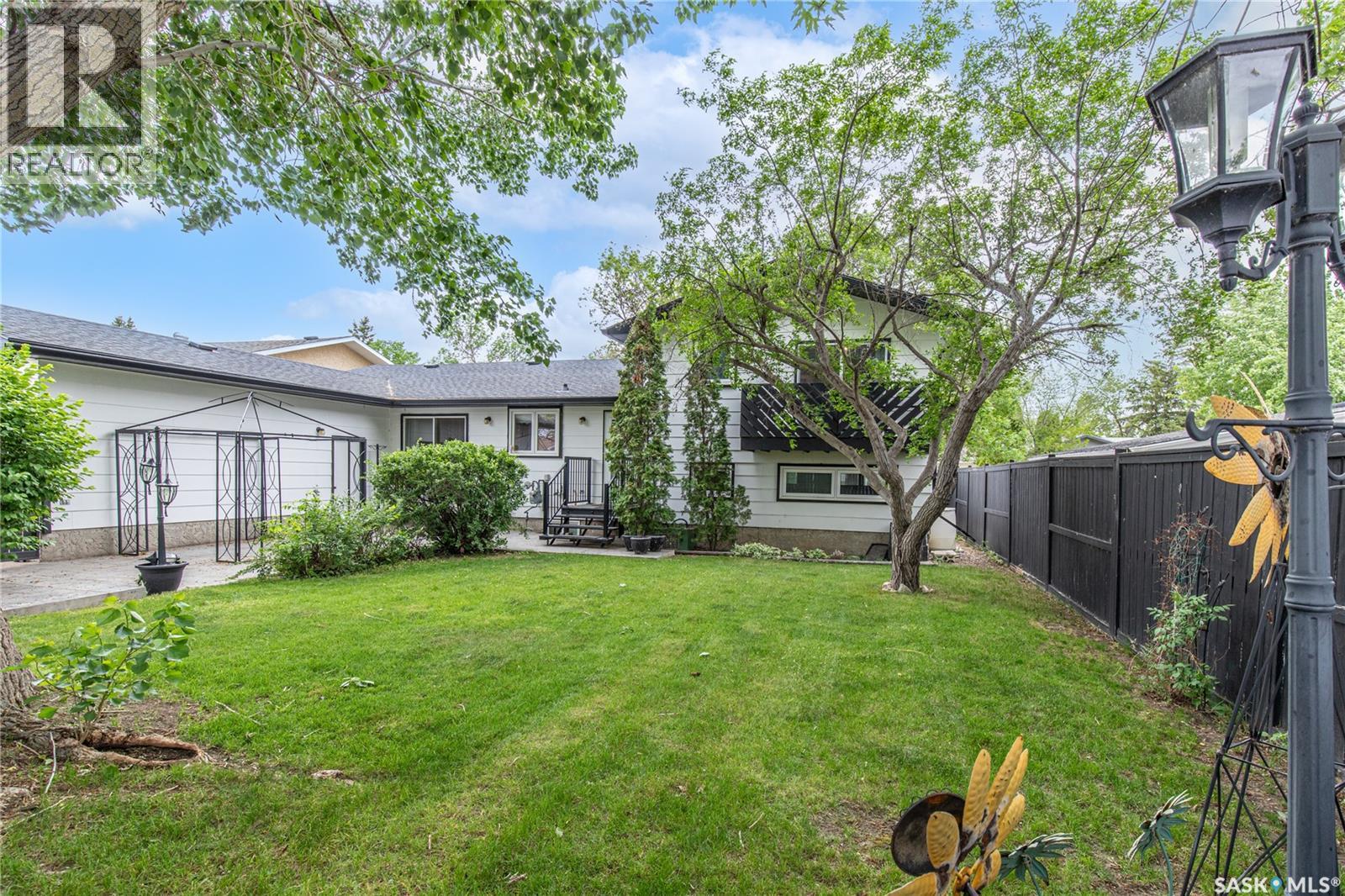 1229 Pascoe DRIVE W - 47