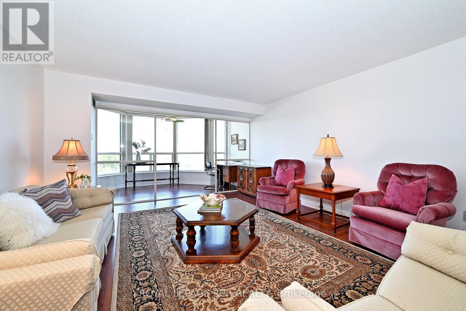 #706 7300 YONGE STREET - 12