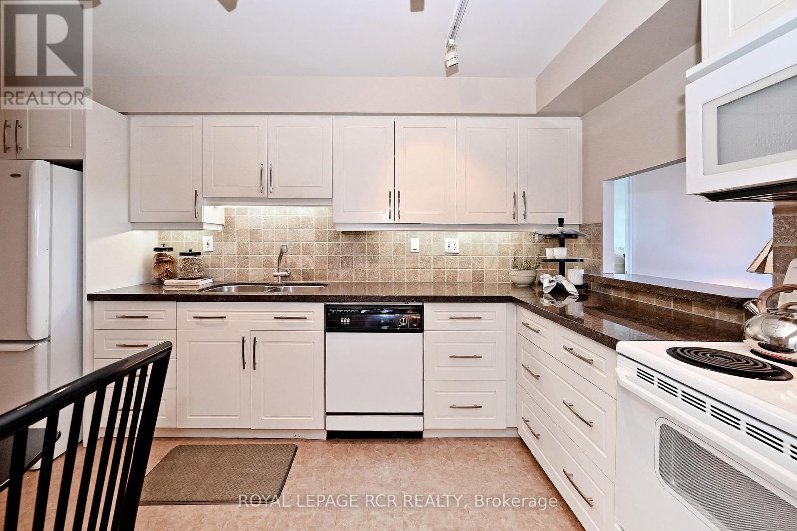 #706 7300 YONGE STREET - 24