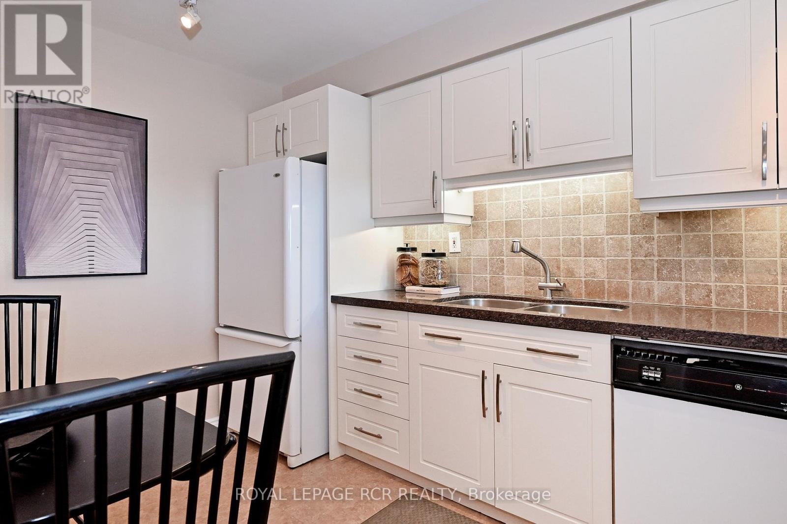 #706 7300 YONGE STREET - 25