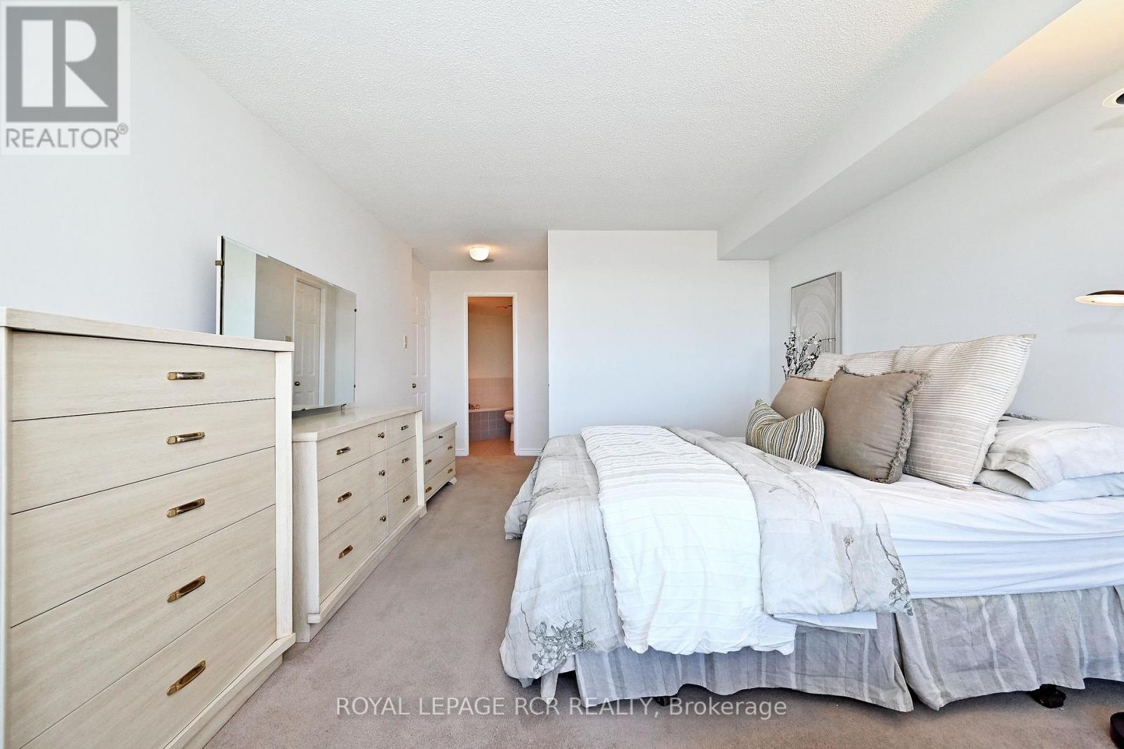 #706 7300 YONGE STREET - 34
