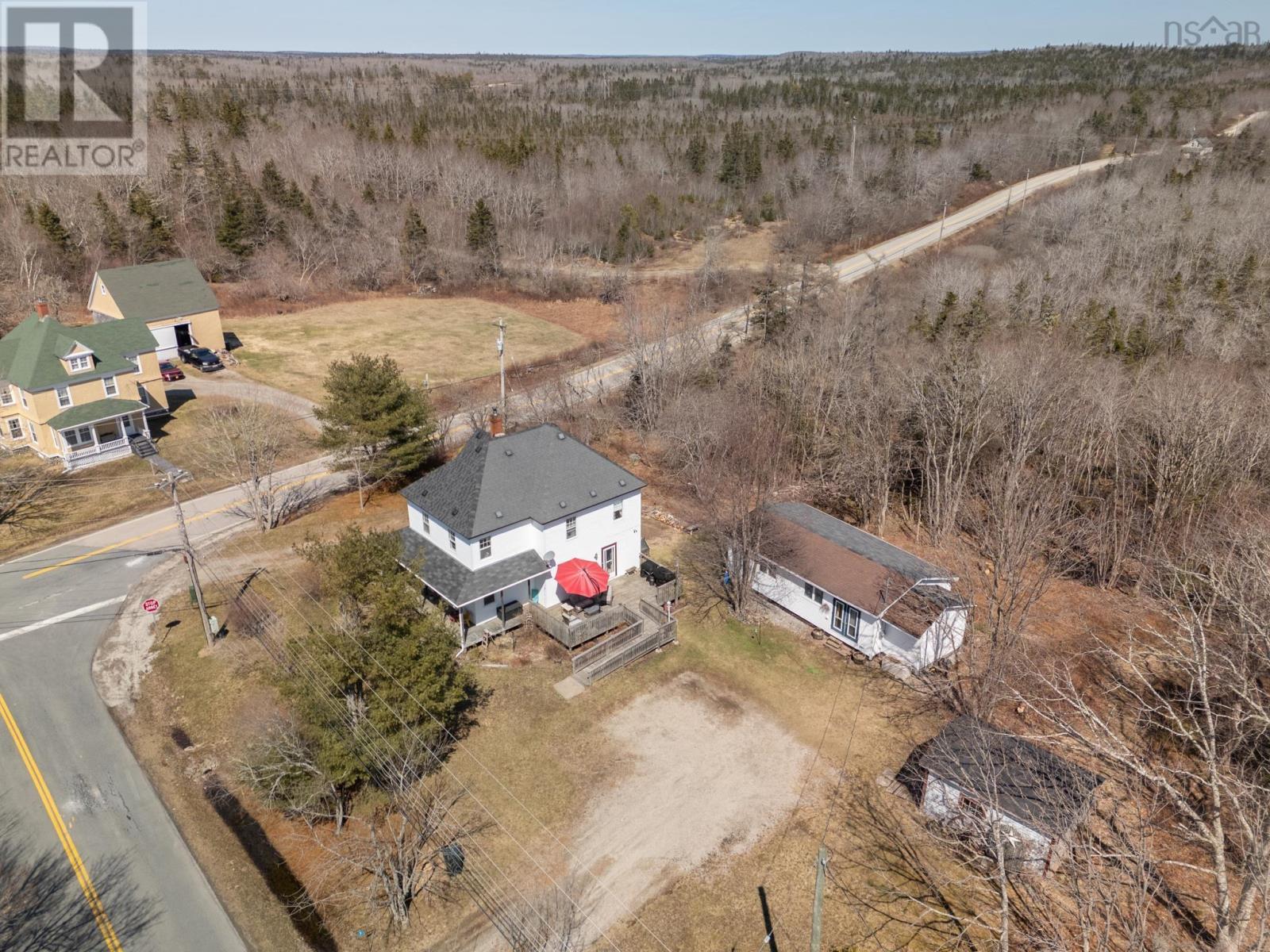 1 Belleville Road - 36