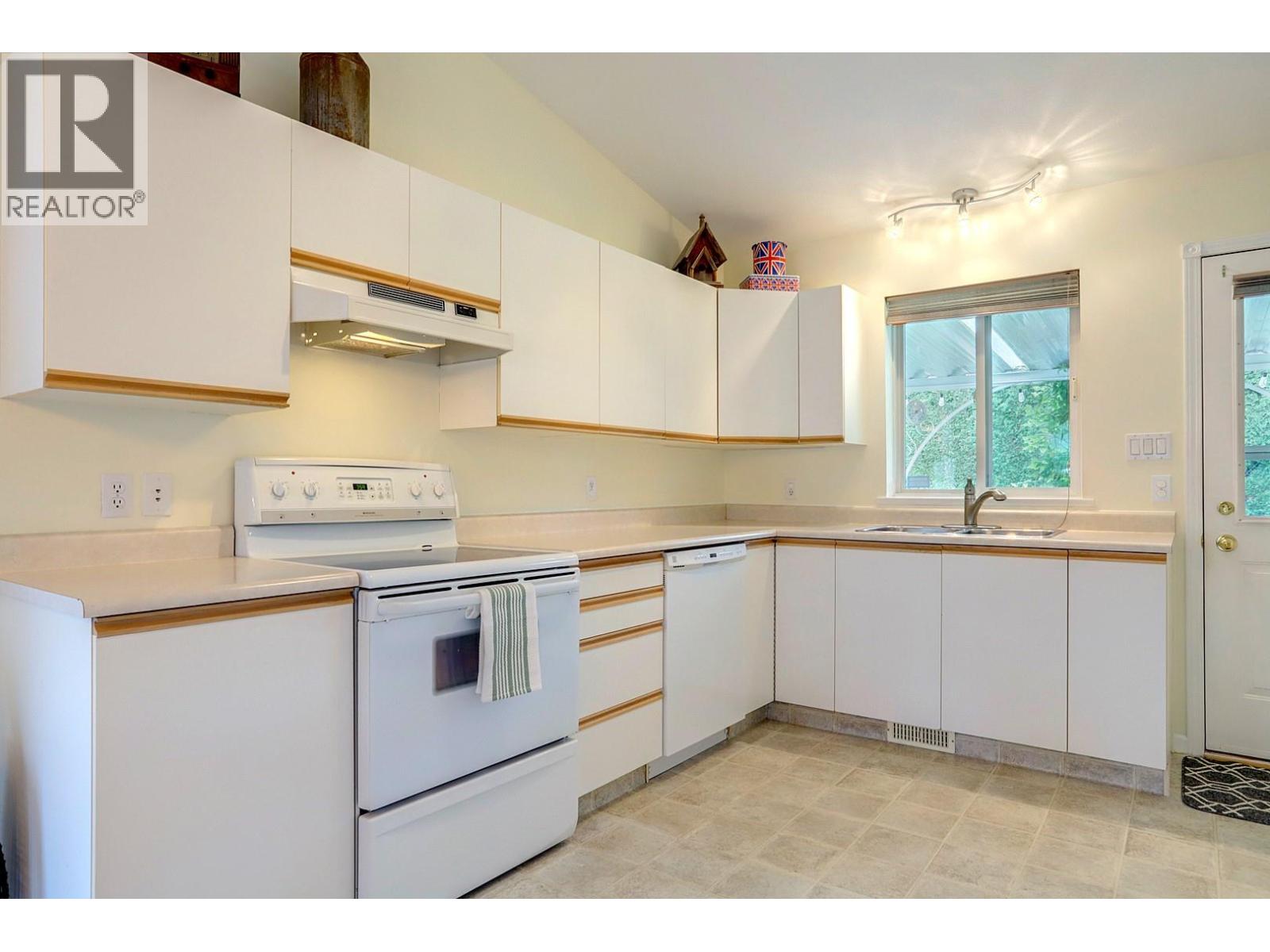 #4 3620 Patten Drive - 19