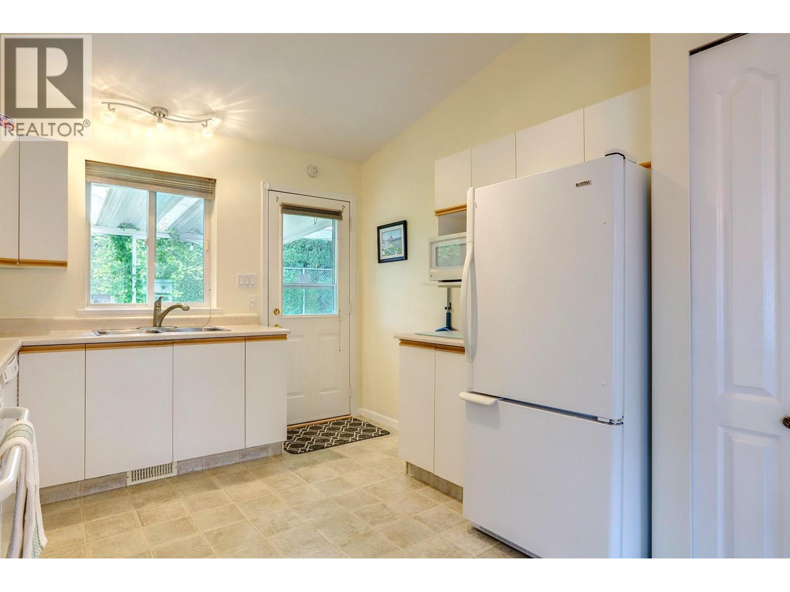 #4 3620 Patten Drive - 21