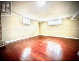 Bsmt - 63 Bunnell Crescent, Toronto, ON M3M2B8 Photo 8
