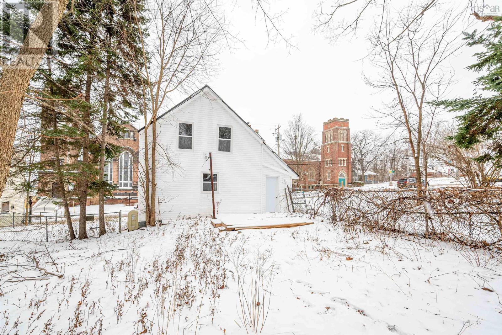 221 MacLean Street - 43