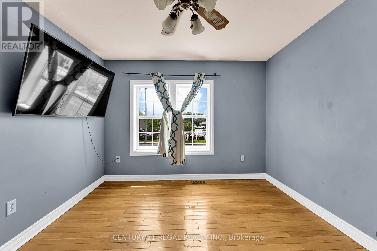 942 TECUMSEH ROAD E - 17