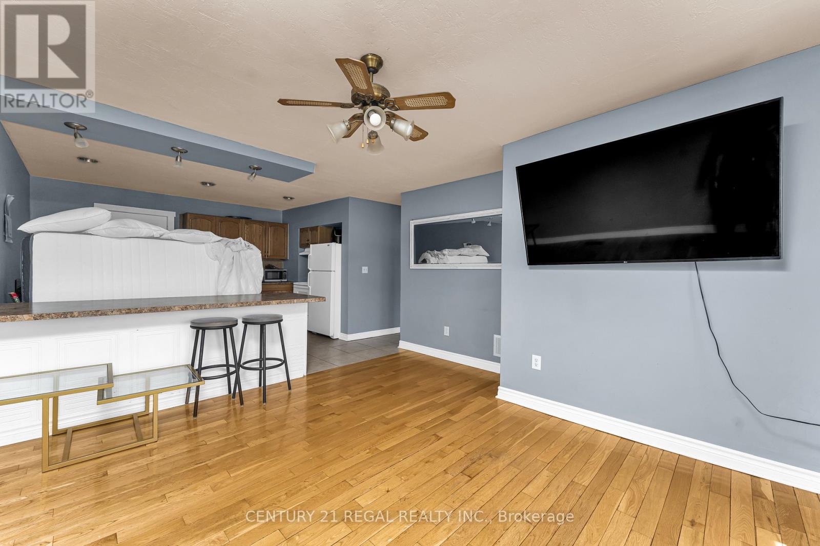 942 TECUMSEH ROAD E - 18