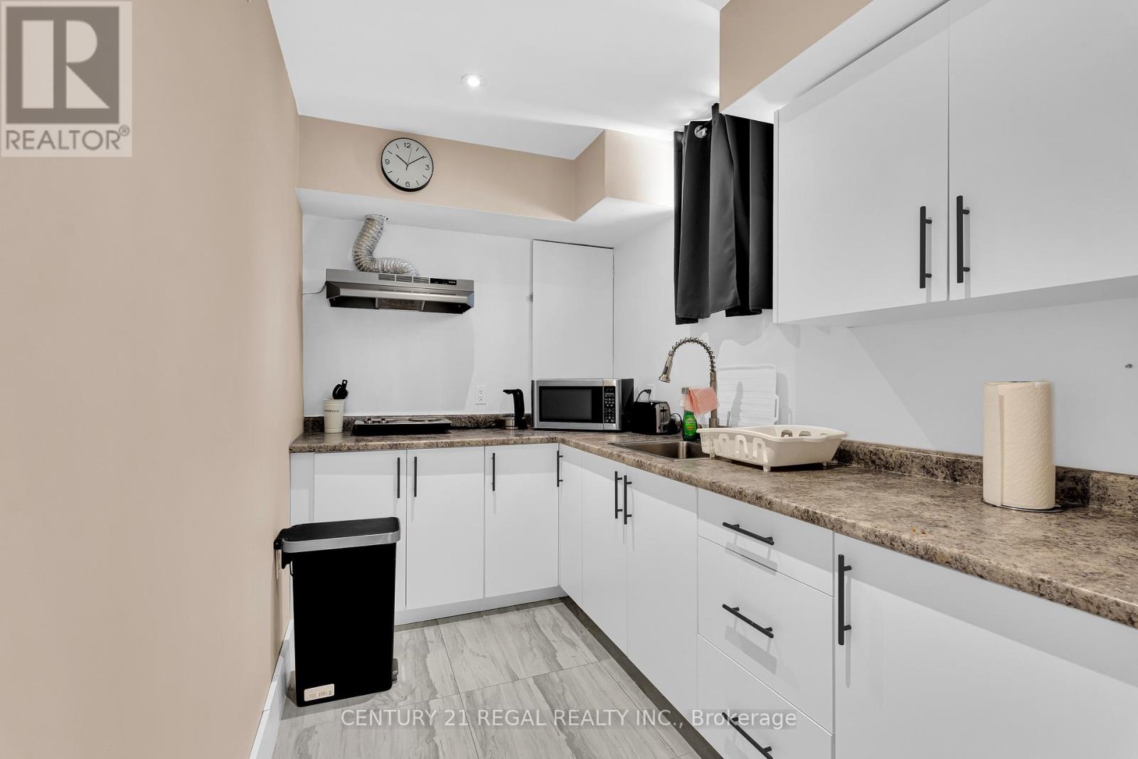 942 TECUMSEH ROAD E - 29