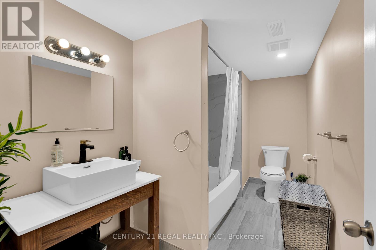 942 TECUMSEH ROAD E - 31